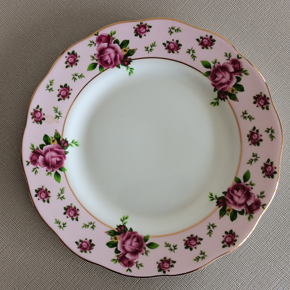 Royal Albert New Country Roses Pink Plate
